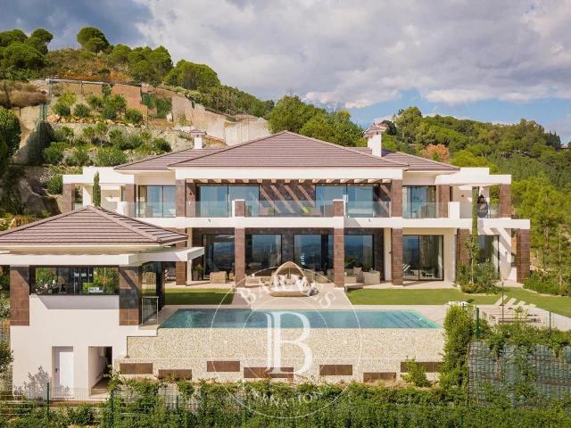 Elegante y moderna villa de lujo con vistas panorámicas al m. 1158m² Marbella