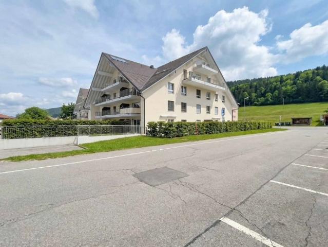 Elegante, zeitgenössische 3,5 Zimmer Wohnung nur einen Steinwurf vom Lake Joux entfernt