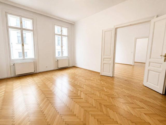 Elegante Altbauwohnung in urbaner Toplage