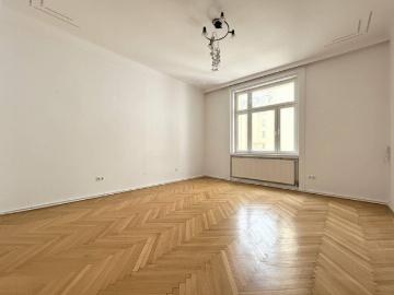 Wohnung kaufen in Reinprechtsdorfer Straße - Aufzug
