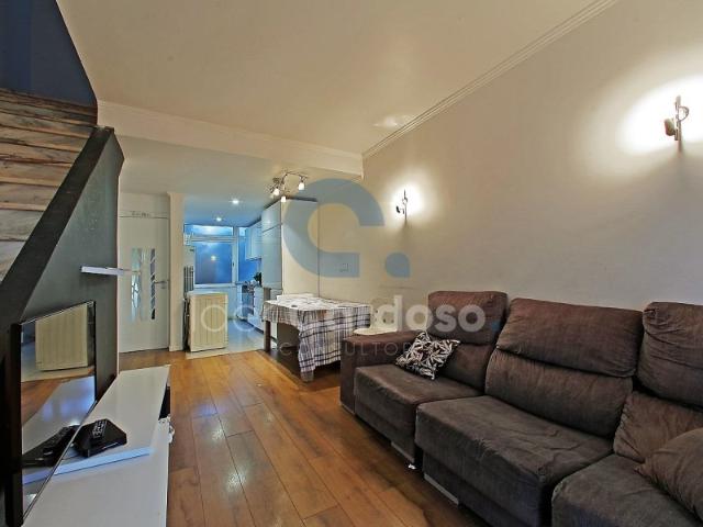 Elegante Apartamento T3 na Amadora Espaço, Localização e Potencial