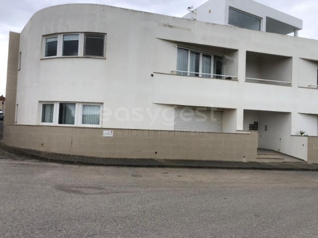 Elegante Apartamento T1 com Terraço Privativo em Ferrel Peniche