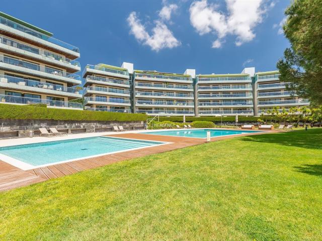 Elegante Apartamento T2 com Jardim Privativo em Condomínio d. 266m² Cascais e Estoril