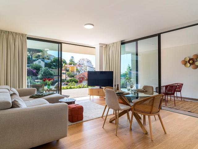Elegante apartamento T2 com terraço de 80 m² e comodidades c. 137m² Cascais e Estoril