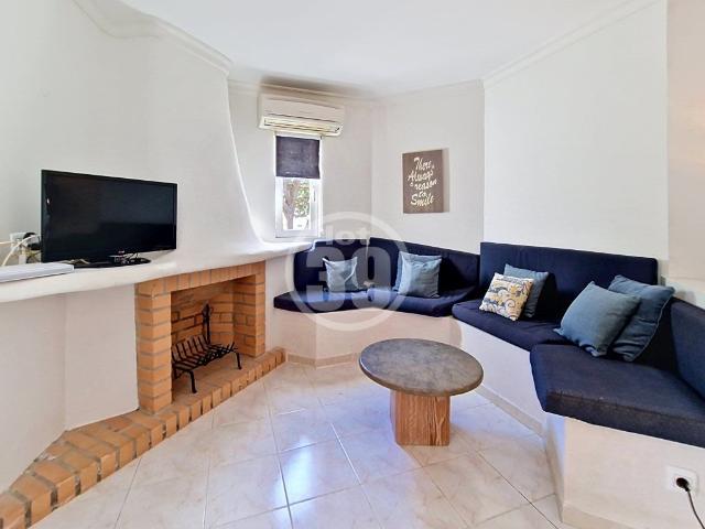 Elegante Apartamento T2 em Resort Exclusivo a Apenas 10 Minu. 92m² Albufeira e Olhos de Água