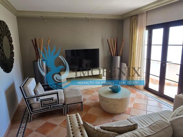 Elegante Apartamento T2 no Prestigiado Pine Cliffs Resort Al. 123m² Albufeira e Olhos de Água