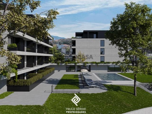 Elegante apartamento T4 em Condomínio Fechado