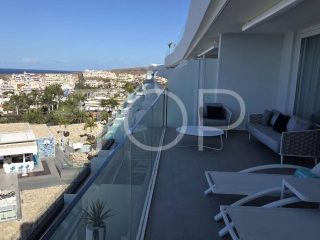 Elegante apartamento con amplia terraza y vistas al mar en p. 65m² La Caleta