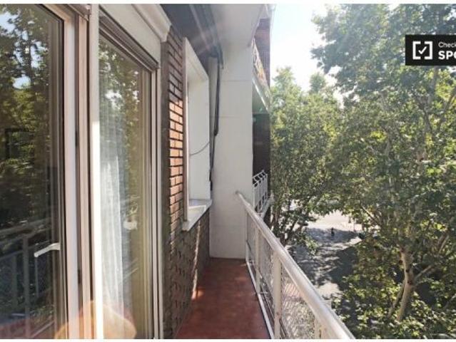Elegante apartamento de 4 dormitorios en alquiler en Delicias