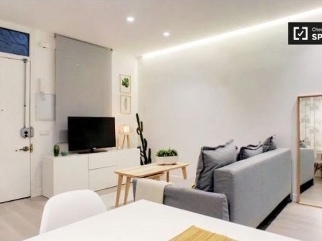 Elegante apartamento de 1 dormitorio con aire acondicionado en alquiler en Lavapiés