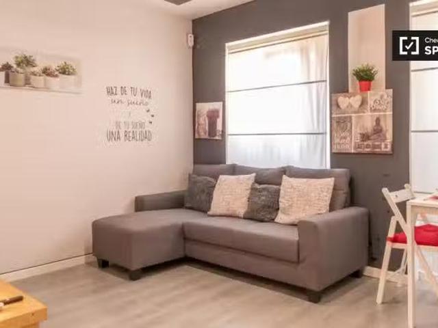 Elegante apartamento de 1 dormitorio en alquiler, Puente de Va.