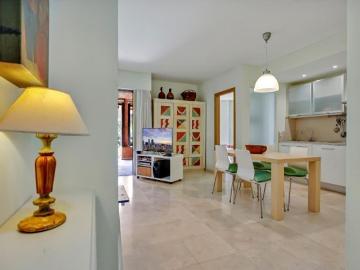 Elegante apartamento de 2 dos dormitorios en Palm Mar por temporada