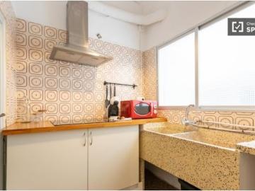 Elegante apartamento de 2 dormitorios en alquiler en Ciutat Vella
