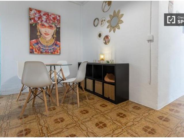 Elegante apartamento de 2 dormitorios en alquiler en Ciutat Vella