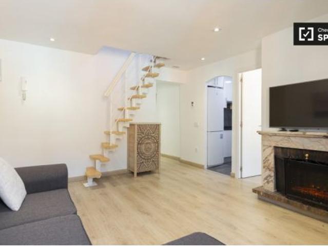 Elegante apartamento de 2 dormitorios en alquiler, perfecto para profesionales y postgraduados, en M