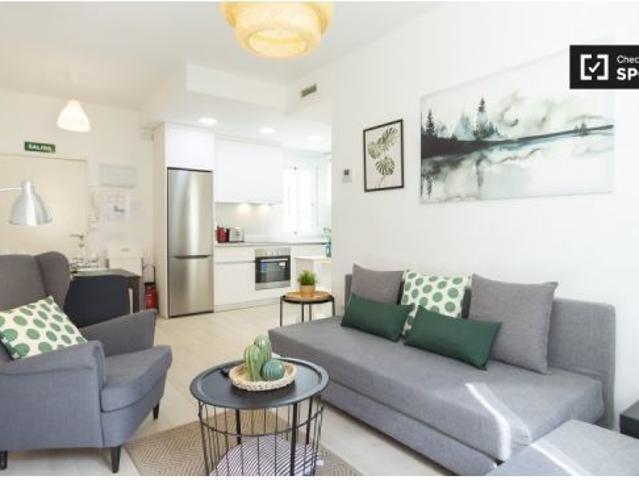Elegante apartamento de 3 dormitorios en alquiler, cerca del parque San Isidro, en Carabanchel