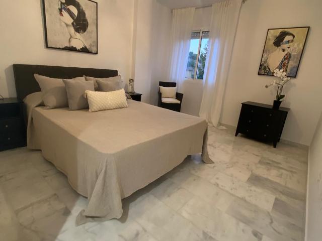 Elegante apartamento en La Reserva de Marbella: Un perfecto barrio de confort y tranquilidad