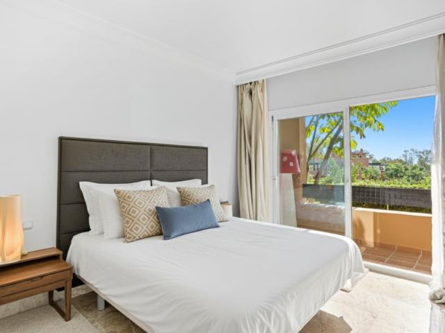 Elegante apartamento en planta baja situado en una de las ur. 204m² Marbella