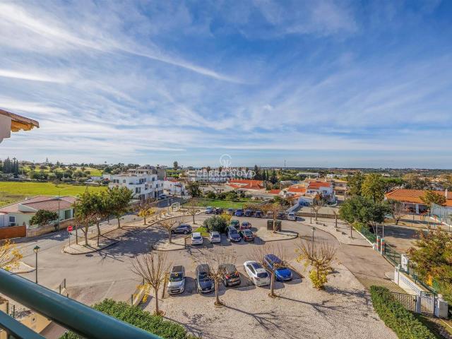 Elegante Apartamento T3 duplex com boas vistas e piscina int. 116m² Guia