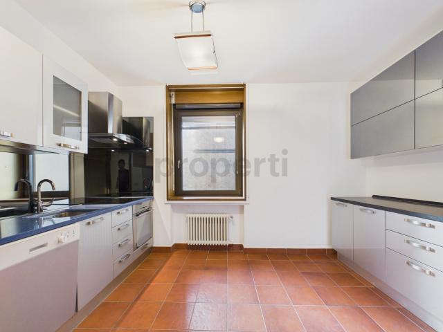 Elegante appartamento 4.5 locali nel cuore di Lugano Cassarate