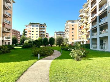 Elegante Appartamento di 2.5 Locali nel Cuore di Lugano