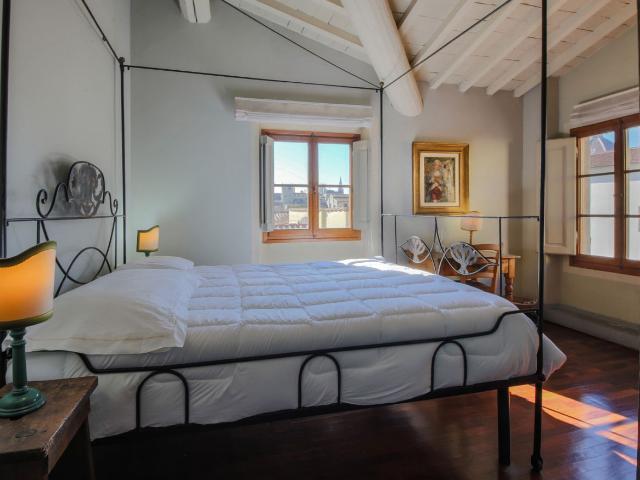 Elegante appartamento di 2 camere e 2 bagni a Firenze