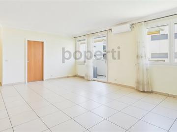 ELEGANTE APPARTAMENTO DI 4,5 LOCALI Con terrazzo e lavanderia privata