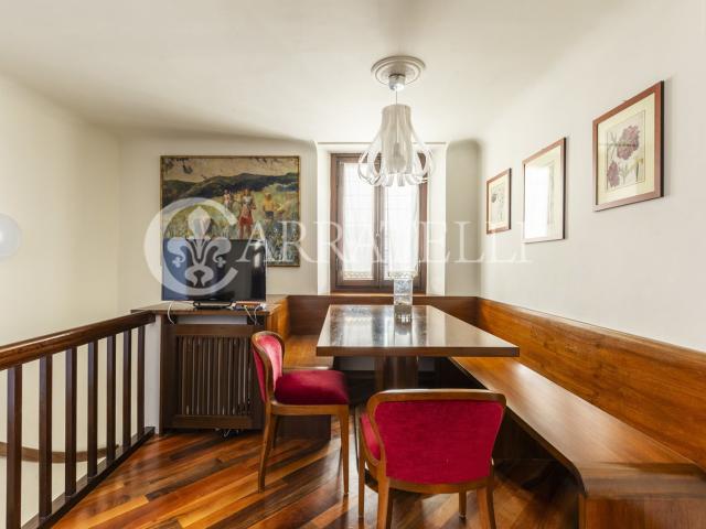 Elegante appartamento su due livelli con terrazza panoramica. 97m² Firenze