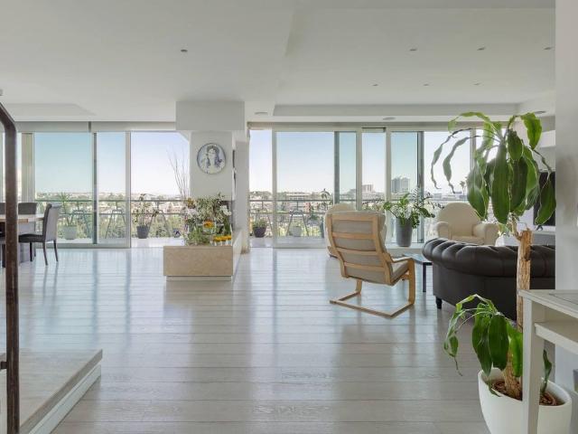 Elegante attico con terrazze panoramiche nel quartiere EUR
