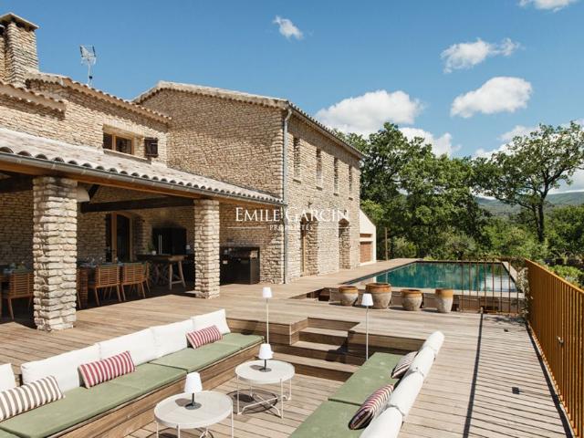 Elégante Bastide à louer, au coeur du Luberon, avec piscine
