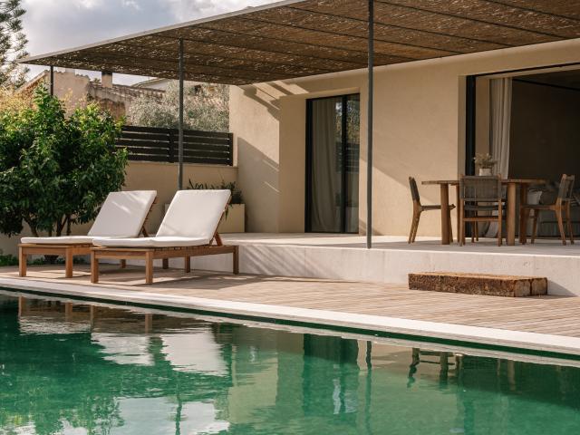 Elegante casa adosada de nueva construcción con piscina privada