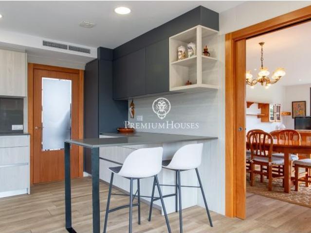 Elegante casa con piscina y parcela plana en venta en Cabrera de Mar