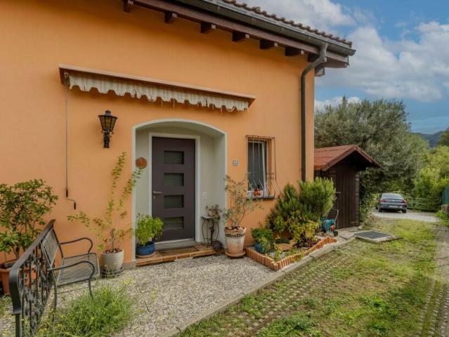 ELEGANTE CASA DI 3.5 LOCALI CON GIARDINO A CASTEL SAN PIETRO