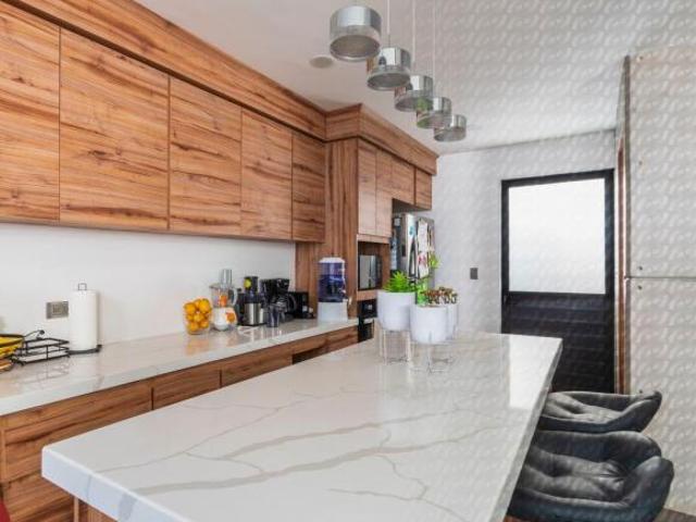 ELEGANTE CASA EN VENTA, FRACCIONAMIENTO PASEO DE LA REINA