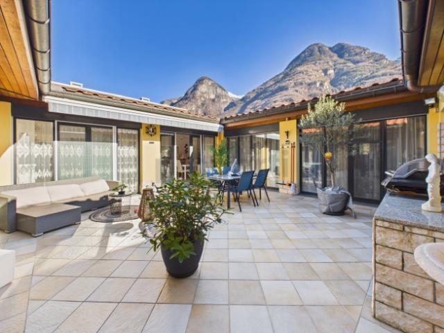 Elegante casa indipendente 5.5 locali con Patio, a Lodrino Riviera