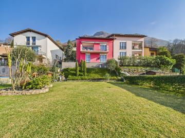 Elegante casa indipendente 6.5 locali con giardino e vista aperta a Davesco Soragno