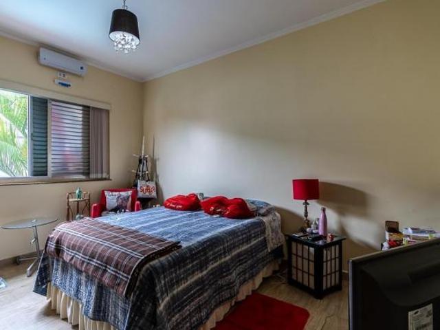 Funcional casa para venda em Bosque da Saúde com 4 quartos, sendo 2 suítes, 267m² jose antonio tav