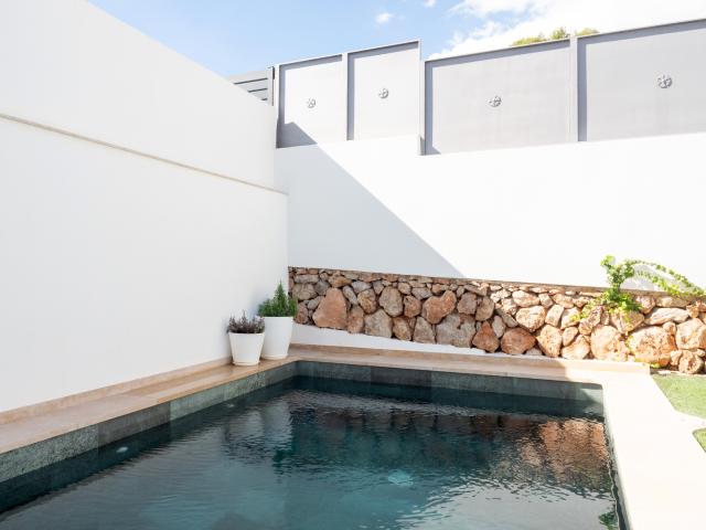 Elegante casa pareada con piscina privada en Bendinat