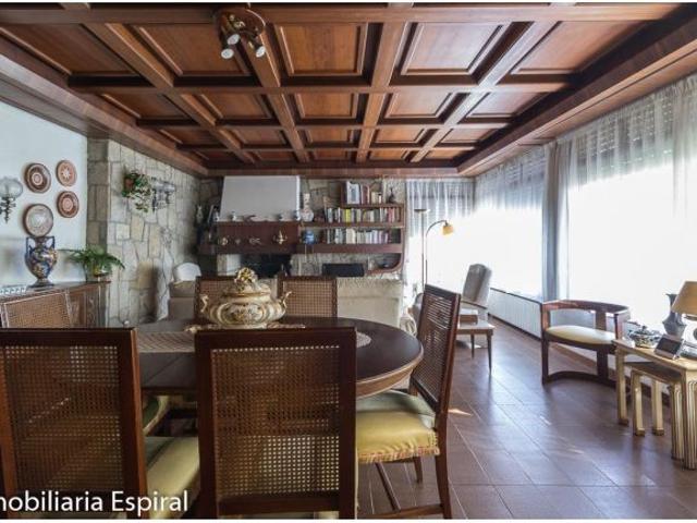 Elegante Chalet en Primera Línea de Playa Praia da Madalena, Cabanas