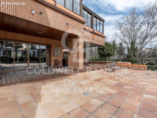 Elegante chalet independiente en venta en La florida Madrid