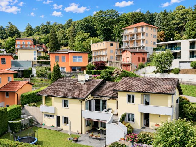 Elegante, charmante Villa mit Garten und der Möglichkeit, einen Pool a