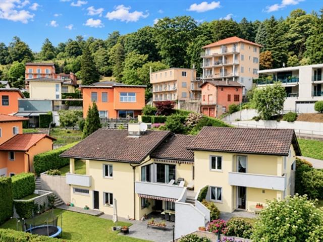 Elegante, charmante Villa mit Garten und der Möglichkeit, einen Pool a