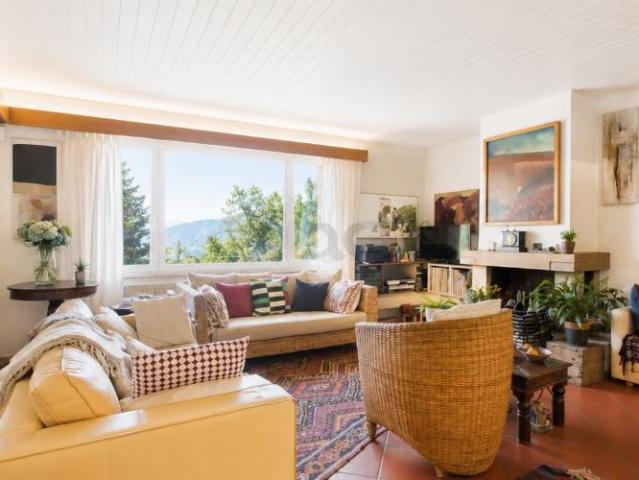 Elegante Doppelvilla mit 12 Zimmern und grossem Privatpark in Robasacco