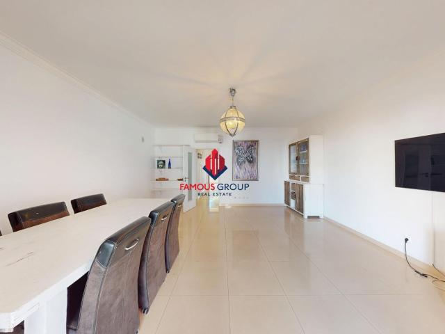 Elegante Duplex T2 | 2 Suites |2 lugares de Garagem fechada + Carregador EV | Arrecadação I Ferragudo