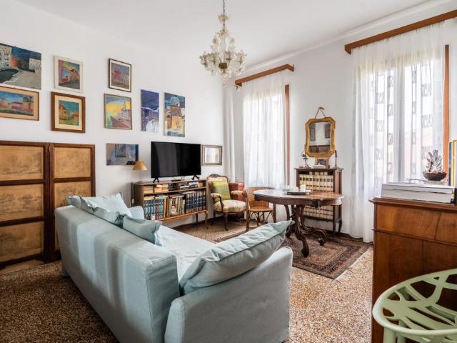 Elegante e confortevole appartamento in Villa Liberty
