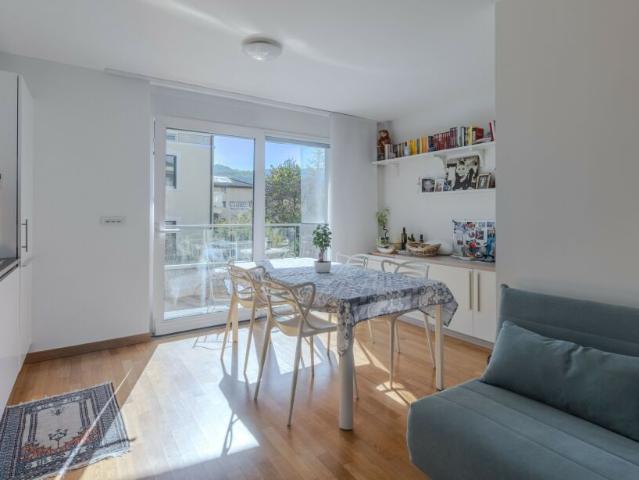 ELEGANTE E LUMINOSO 2.5 LOCALI CON TERRAZZA A MAGLIASO