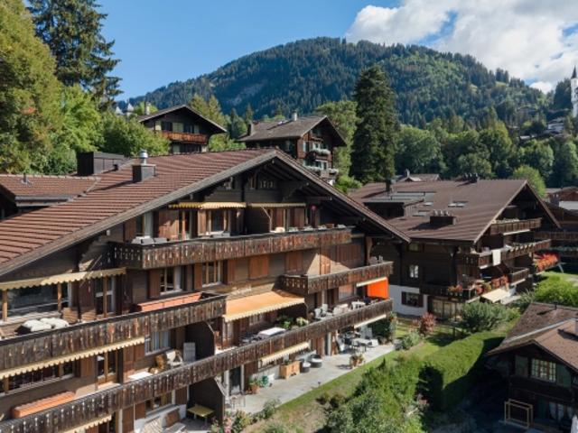 Elegante einstöckige Wohnung im Herzen von Gstaad