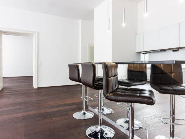 Elegante Etagenwohnung in ruhiger Top Lage nähe Stephansplatz Wohnen/Büro/Ordination möglich