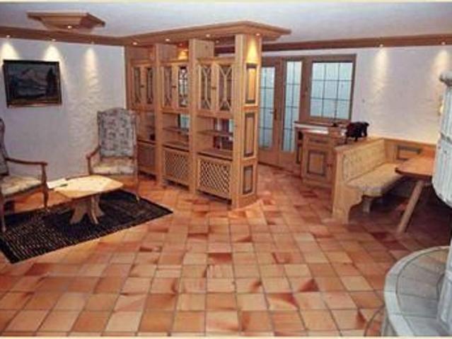 Elegante, großzügige 2 Zi. Einliegerwohnung
