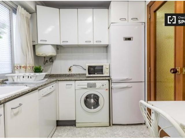 Elegante habitación en alquiler en apartamento de 5 dormitorios, Benimaclet